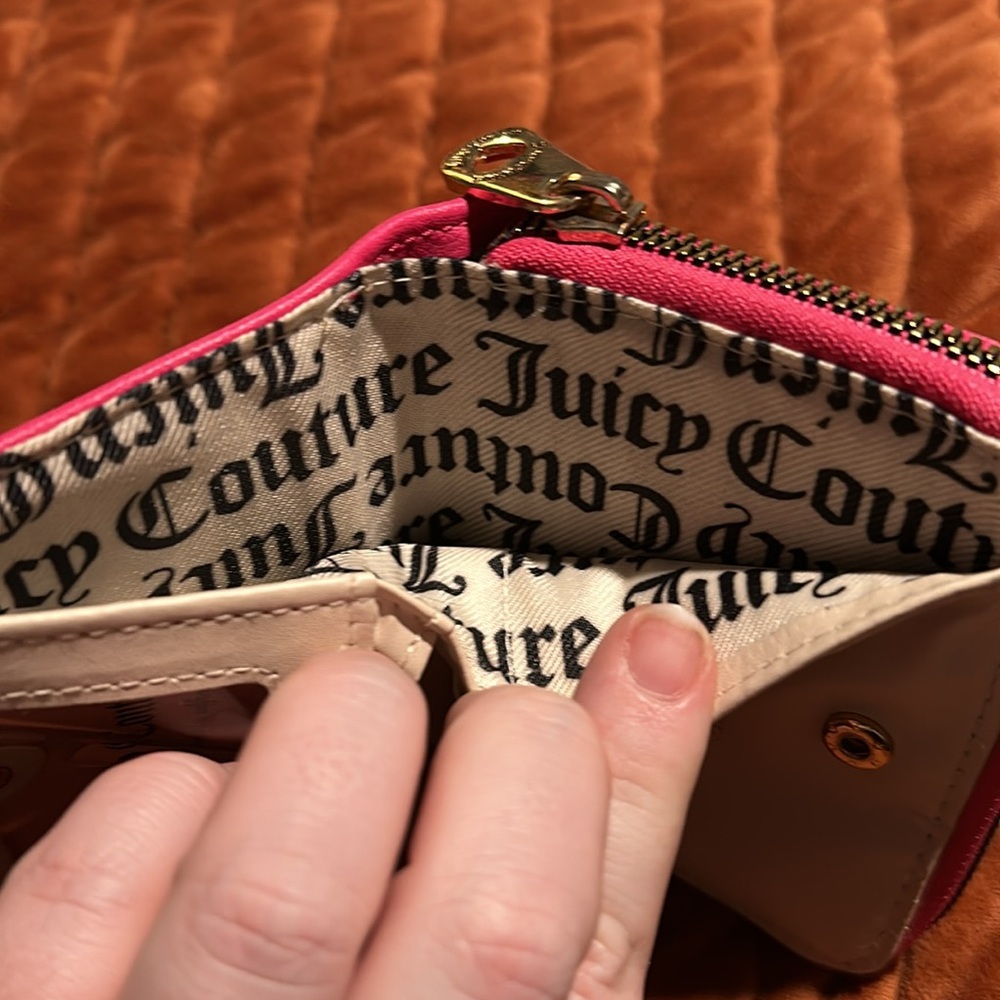 Juicy Couture Pink Wallet - Picture 3 of 5